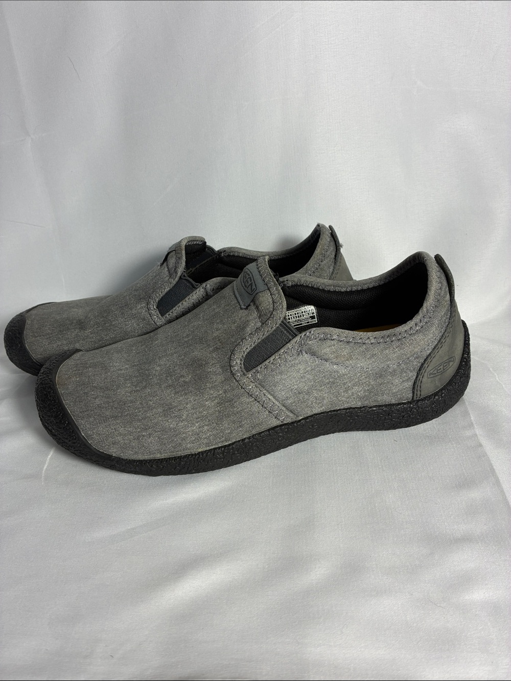 KEEN Howser Canvas Men's Grey Slip-On Loafers size 8.5